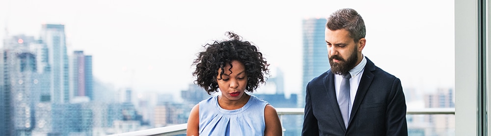 Expert coaches colleagues on agile techniques