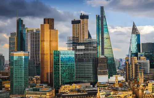 Vue aérienne de buildings au centre-ville - Global Finance 